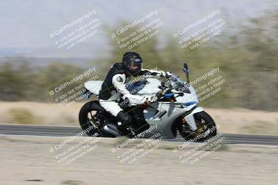 media/Dec-01-2025-Moto Forza (Mon) [[2daa91e15f]]/3-Beginner Group/Session 2 (Turn 7 Inside Pans)/